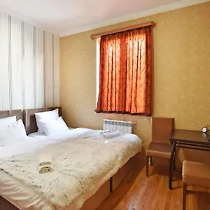 hirmas-hotel.alltbilisihotels.com/